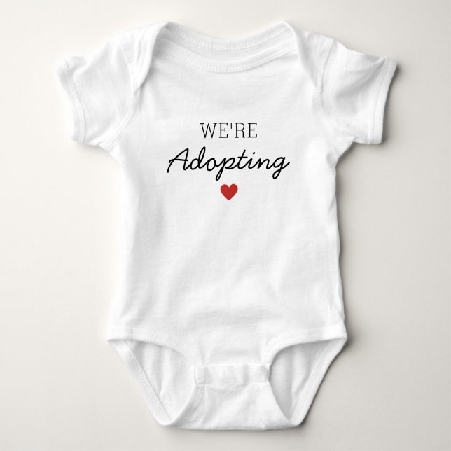 Wir Adoptierte Baby / Child Ankündigung Herz Baby Strampler (Vorderseite)