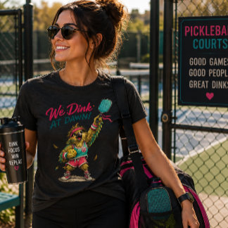 Wir dinken bei Morgengrauen Lustiger Kea Picklebal Tri-Blend Shirt
