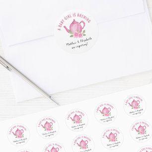 Wir erwarten, dass ein Baby-Mädchen rosa Teekanne  Runder Aufkleber