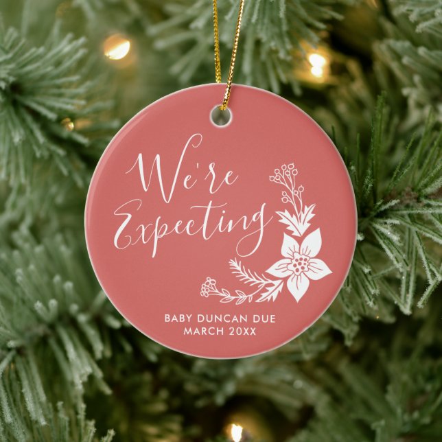 Wir erwarten eine Personalisierte Schwangerschafts Keramik Ornament (Baum)