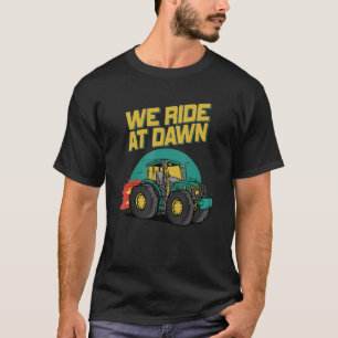 Wir fahren am Morgengrasmäher und machen Lachs Day T-Shirt