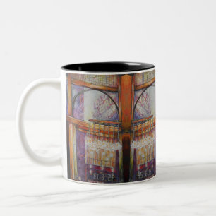 Wir fliegen alle durch das gleiche Licht. Zweifarbige Tasse