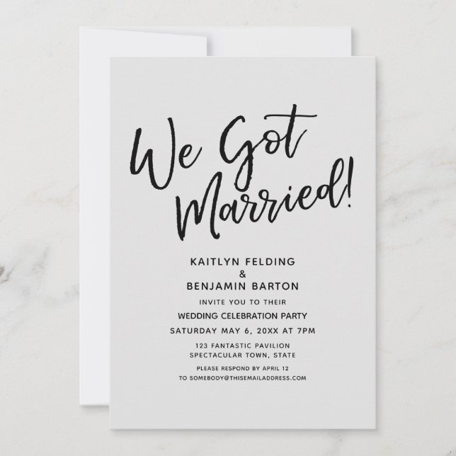 Wir Got Verheiratet! Lässige graue Hochzeit Einladung (Vorderseite)