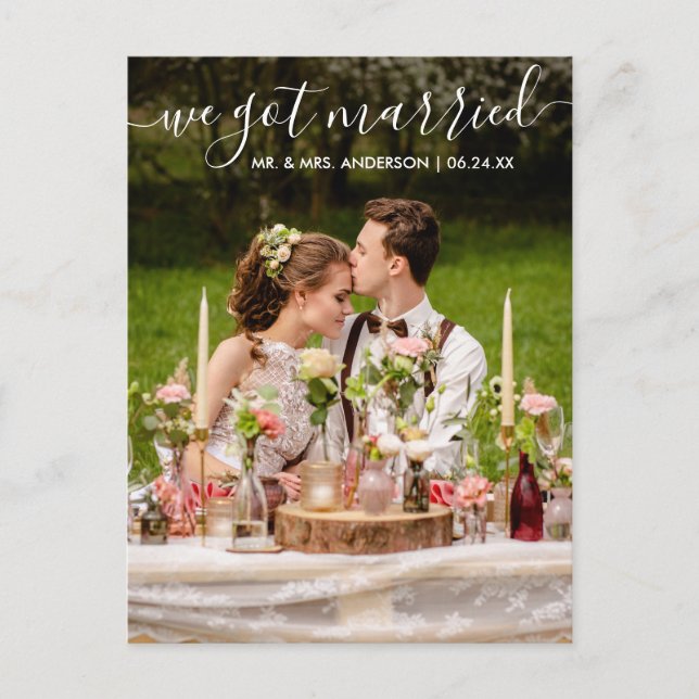 Wir Got Verheiratet modernes, trendy Script-Foto Postkarte (Vorderseite)