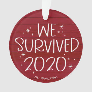 Wir haben 2020 lustiges Covid-Weihnachten Rot Holz Ornament