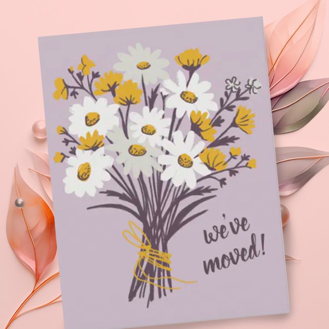 Wir haben Daisy Bouquet neue Zuhause-Adresse änder Postkarte (Moving announcement address change cute daisy bouquet custom postcard)