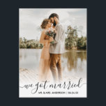 Wir haben Verheiratetes, modernes Skriptüberlagern Postkarte<br><div class="desc">Moderne trendige Kalligrafie Wir Got Verheiratete Hochzeitsankündigung Foto Postcard</div>