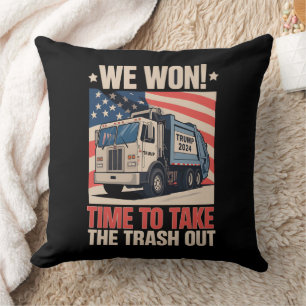 Wir haben Zeit gewonnen, um den Müll rauszubringen Kissen