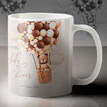 Wir können frühzeitig warten! Babydusche Tasse<br><div class="desc">Wir können frühzeitig warten! :) Dieser kleine Bär ist für das große Baby-Party gewartet und sitzt in einem Heißluftballon aus braunen und cremefarbenen Ballons. Whimsikale Wasserfarben und moderne Typografie ergänzen das Design. Personalisieren Sie diese niedliche Babydusche mit Ihren Babyduschdetails einfach und schnell, drücken Sie den Knopf Anpassen, um sie weiter...</div>