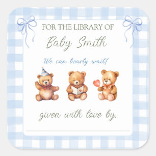 Wir können Gingham Baby Shower Book Plate warten Quadratischer Aufkleber