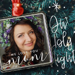 Wir Liebe Sie Mama Modernes klassisches Foto Ornament Aus Metall<br><div class="desc">Dieses einfache und klassische Design besteht aus Sans Serif und spielerischer kursiver Typografie und fügt ein individuelles Foto hinzu. Ändern Sie "Mama" zu Mutter,  Mama,  Mama etc.</div>