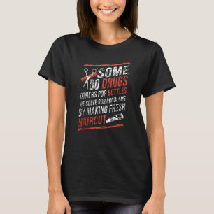 Wir lösen unsere Probleme, indem wir frische Frisu T-Shirt