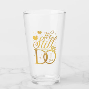 Wir machen noch ein 1-jähriges Party zum Hochzeits Glas