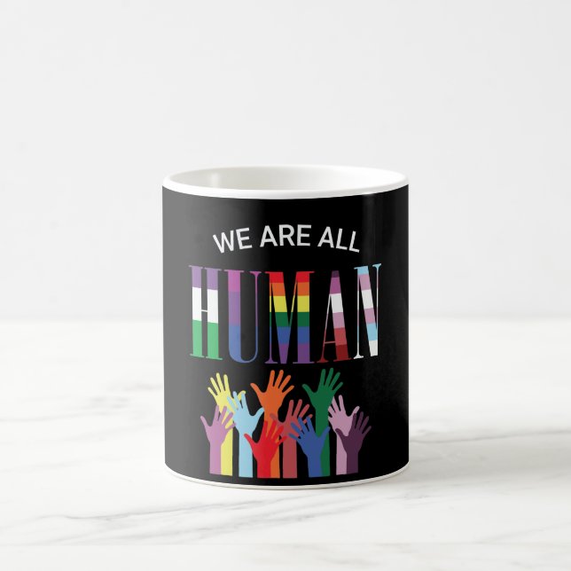 Wir sind alle eine menschliche, farbenfrohe Tasse (Mittel)