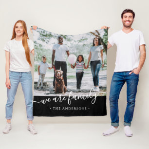 Wir sind Familie Elegante Schrift Foto & Name Fleecedecke