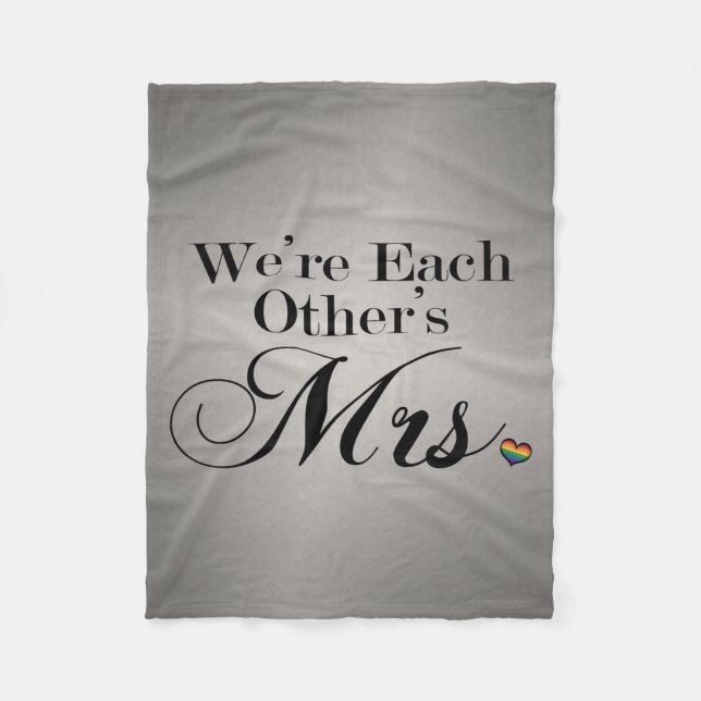 Wir sind gegenseitig Frau Lesbische Pride Typograf Fleecedecke (Vorderseite)