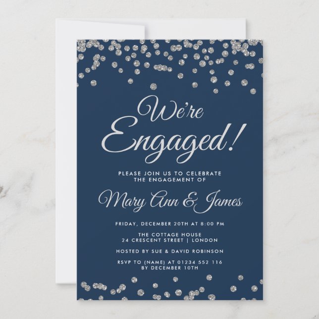 Wir sind Verlobt! Silver Glitzer Confetti Navy Blu Einladung (Vorderseite)