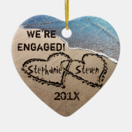 Wir sind Verlobt zwei Herzen in Sand Holiday Ornam Keramikornament