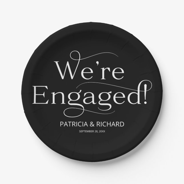 Wir sind Verlobte Engagement Party Black Pappteller (Vorderseite)
