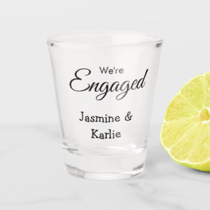 Wir sind verlobtes Paar Name romantisch stilvoll e Schnapsglas