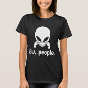 Wir stellen Ufos vor, die eine Gesichtsmaske anzie T-Shirt