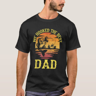 Wir suchten den besten Vater lustigen Angelvater T T-Shirt