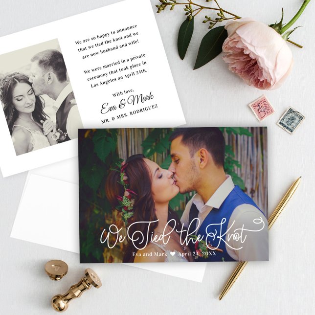 Wir tippten das Knot White Script Wedding Foto Ankündigung (Von Creator hochgeladen)