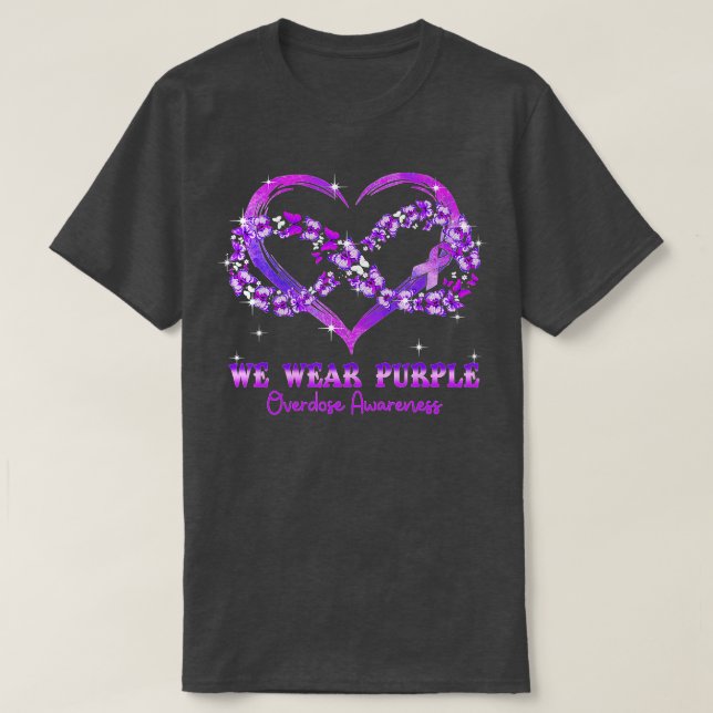 Wir tragen Lila Schmetterlingsherz-Überdosierungsb T-Shirt (Design vorne)