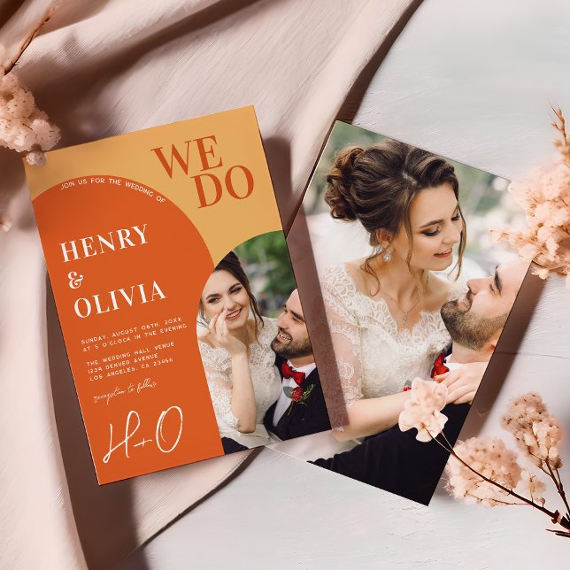Wir tun | Bold Orange Retro Arch Foto Wedding Einladung (Von Creator hochgeladen)