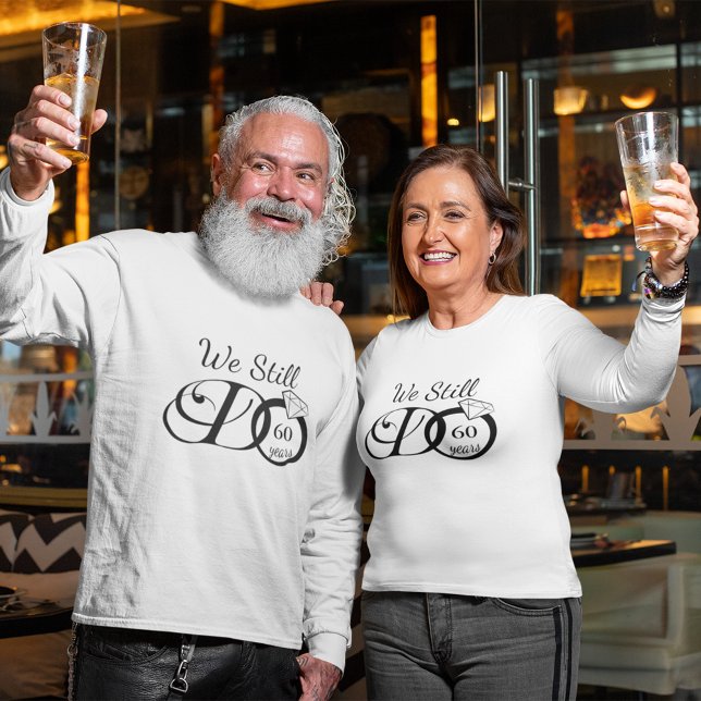 Wir tun noch immer Hochzeitstipendien für die Typo T-Shirt (Von Creator hochgeladen)