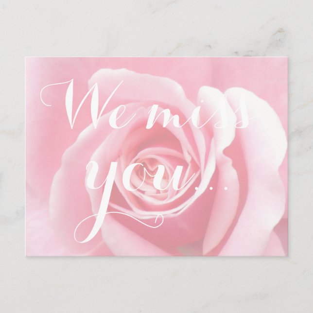 Wir vermissen dich, Handwriting Typografie Pink Ro Postkarte (Vorderseite)