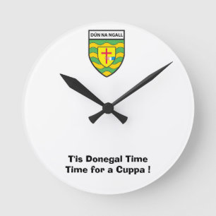 Wir waren auf Donegal Zeit für eine Cuppa. Runde Wanduhr