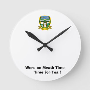 Wir waren auf Meath Time für einen Cuppa. Runde Wanduhr