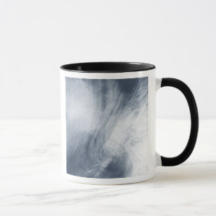 Wirbel einer Riesestrudel-Wolke über dem Meer Tasse