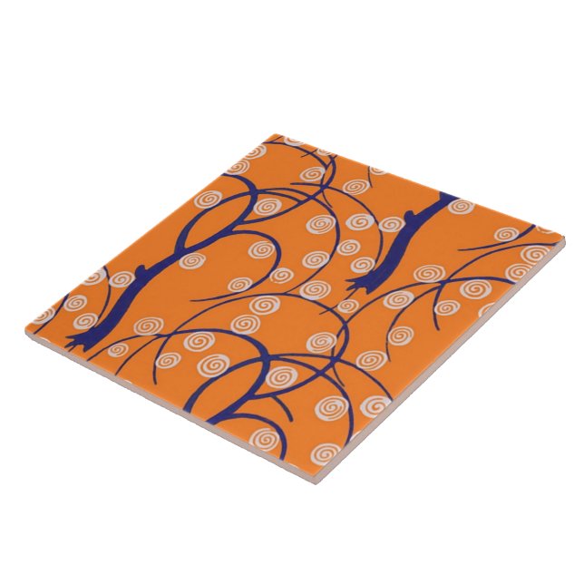 Wirbel mit Vintagem Hintergrund mit Bäumen Retro Fliese (Seite)