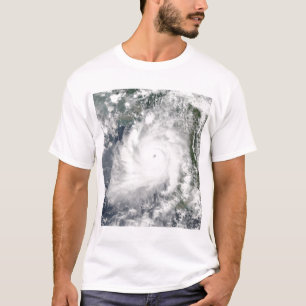 Wirbelsturm Giri Bewegungen an Land über Birma T-Shirt