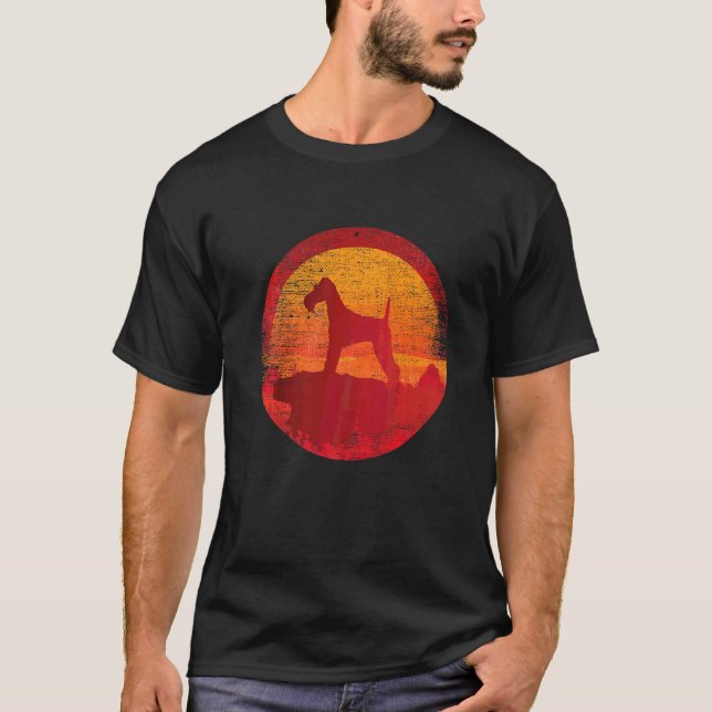 Wire Fox Terrier Dog Retro Sunset T-Shirt (Vorderseite)