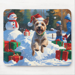 Wire Fox Terrier Running Snow mit Weihnachtshut Mousepad