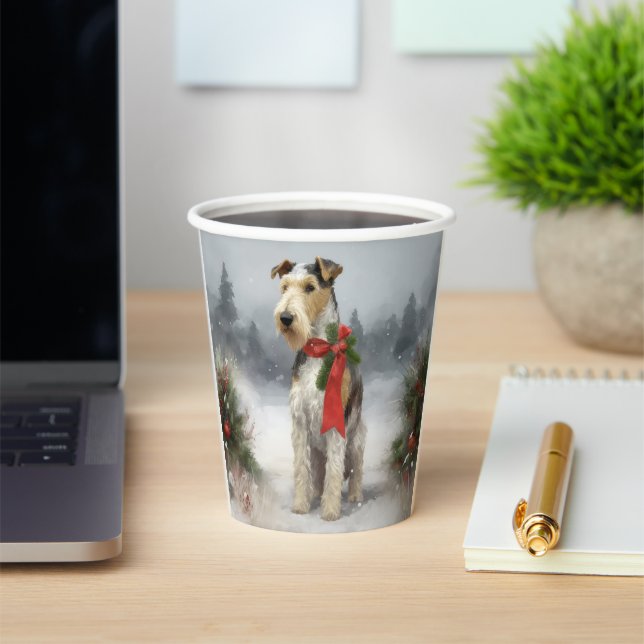 Wirefox Terrier Dog im Schnee Weihnachten Pappbecher (InSitu)