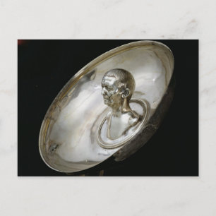 Wirf dich mit der Büste eines Mannes im Inneren Postkarte