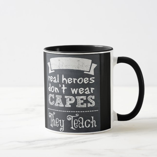 Wirkliche Helder tragen nicht Kape, die sie Tasse (Rechts)