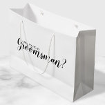 Wirst du mein Trauzeuge sein? Neuer Vorschlag Große Geschenktüte<br><div class="desc">"Werden Sie mein Trauzeuge sein?" Moderne Geschenktasche mit dem Titel "Werden Sie mein Trauzeuge sein?" im modernen,  schwarz geschriebenen Schriftart-Stil auf weißem Hintergrund.</div>