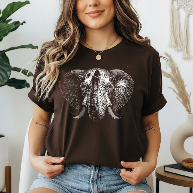Wisdom – Elephant Portrait  T-Shirt (Von Creator hochgeladen)