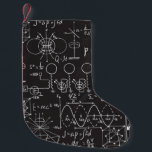 Wissenschaftliche Formeln: Chalkboard-Berechnungsm Kleiner Weihnachtsstrumpf<br><div class="desc">Physikalische Formeln, Grafiken und wissenschaftliche Berechnungen auf der Tafel. Vintages, handgezeichnetes Illustrationslabor - nahtlos zusammenführen von Kunst und Wissenschaft in einem Labrador-Bildmuster auf der Tafel. Chalkboard Gleichungen fließen, Wissenschaft in jeder Linie. wissenschaftliche, Labor, Physik, Gleichung, zeichn, Kreide, Mathematik, Symbol, Dekoration, Wissenschaft, Code, Muster, Tafel, Hintergrund, Illustration, Dekoration, Bildung, Grün, Linie,...</div>