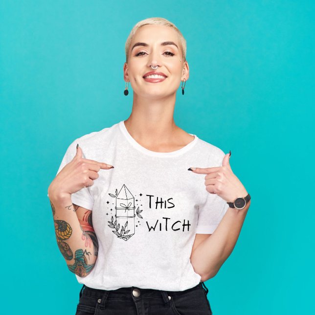 Witchy Women's Tshirt mit Crystal Illustration (Von Creator hochgeladen)