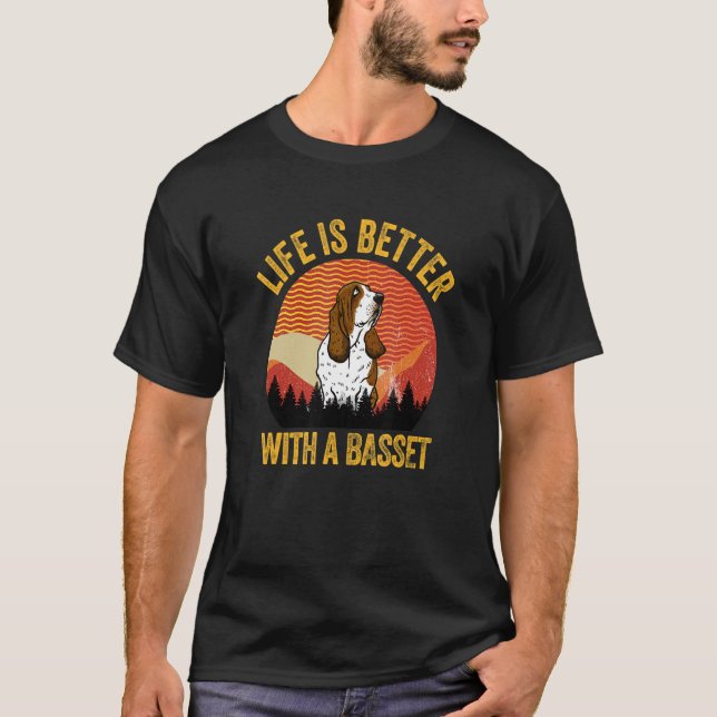 With A Basset Retro Wavy Lines T-Shirt (Vorderseite)