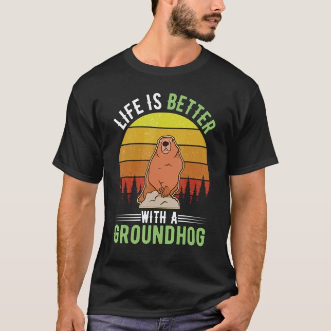 with a Groundhog Woodchuck Marmot T-Shirt (Vorderseite)