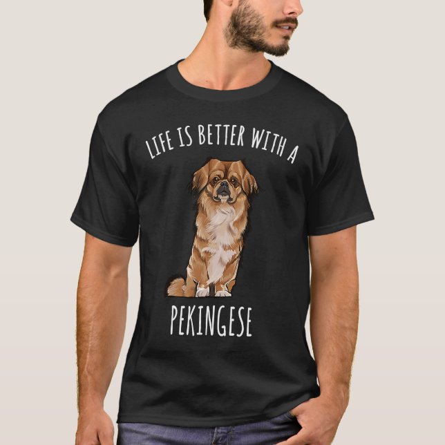 With A Pekingese Dog T-Shirt (Vorderseite)