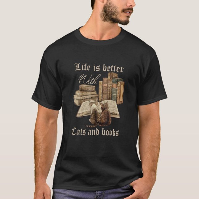 With Cats And Books T-Shirt (Vorderseite)