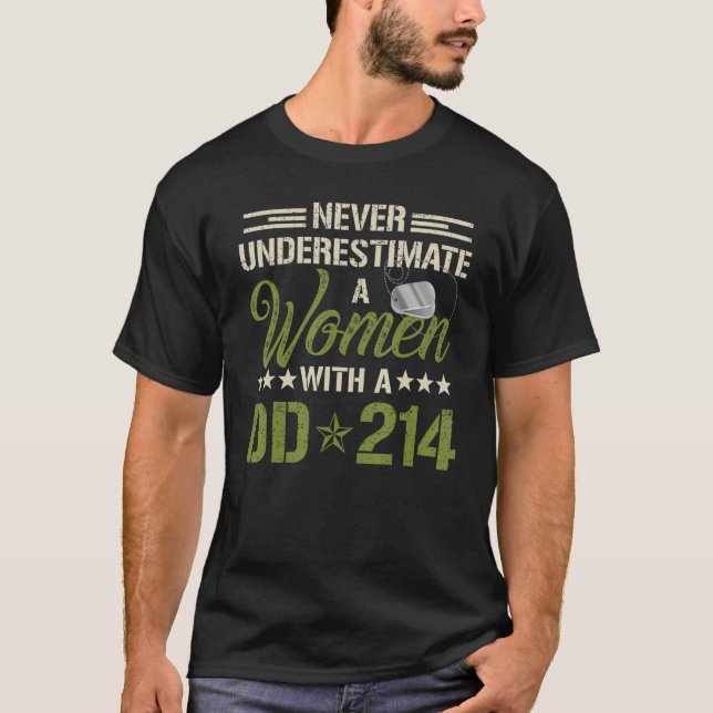 With DD-214 Female Veterans Day T-Shirt (Vorderseite)